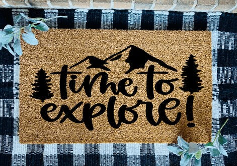 ¡Es hora de explorar! Felpudo de bienvenida de montañas