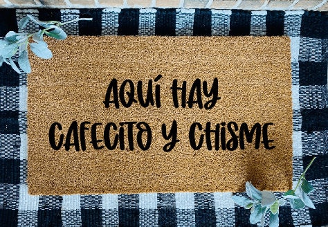 Aquí Hay Cafecito y Chisme Tapete